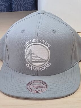 Mitchell & Ness Golden State Warriors Hat Grey Snapback NBA Basketball Cap Adult